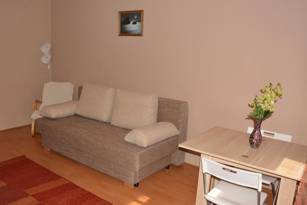 Apartamento Poetyi Flat Budapest Exterior foto
